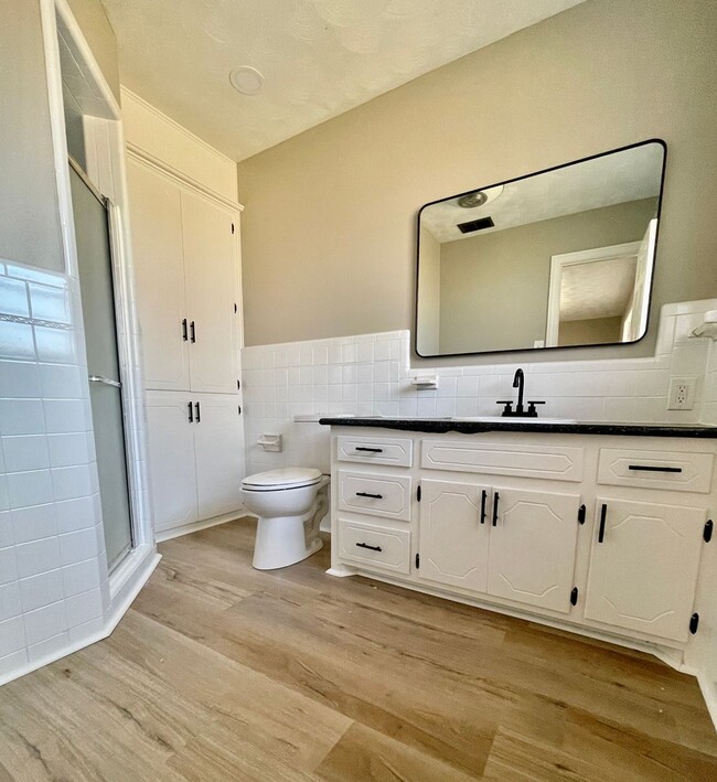 Building Photo - Gorgeous! Completely Remodeled 3/2/2 in Ba...