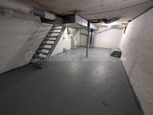 Building Photo - $499 Security Deposit Special!