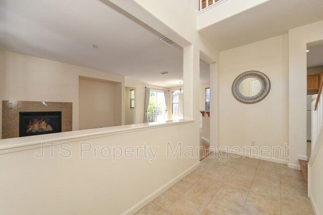 Building Photo - 280 Soaring Hawk Ln