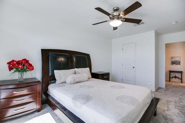 Building Photo - 4720 Pinon Ridge Dr