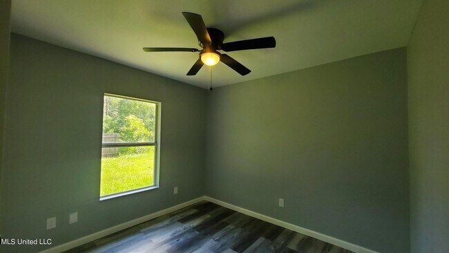 Building Photo - Charming 3-Bedroom Rental in Bayside Park