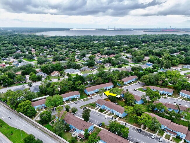 Building Photo - "Charming 2-Bedroom Townhouse Retreat with...