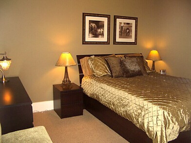 Building Photo - 515 21st Ave E