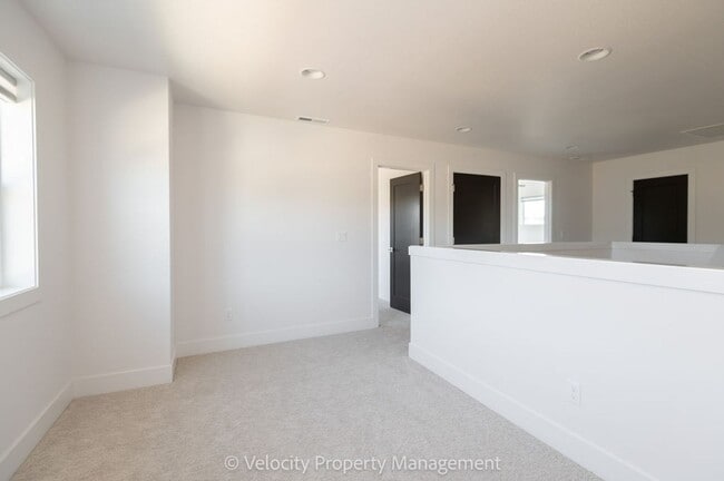 Building Photo - Brand New Beautiful Home!