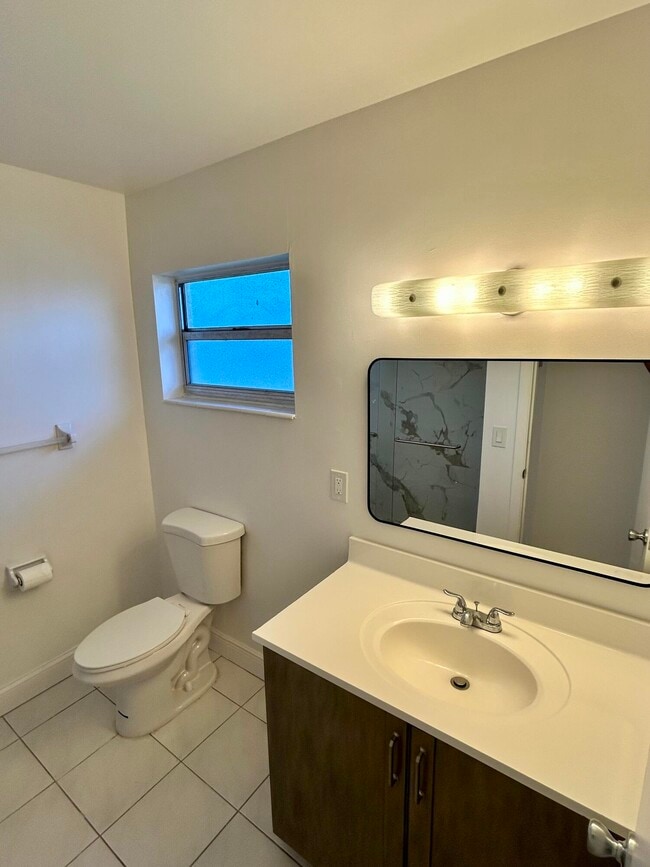 Building Photo - 2895 Crosley Dr W
