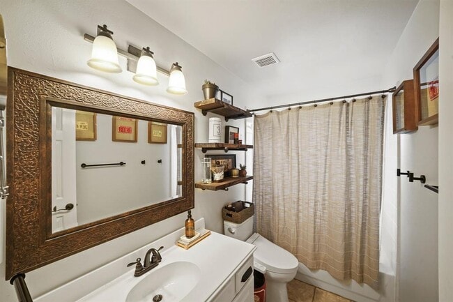 Building Photo - 5122 Eule Dr