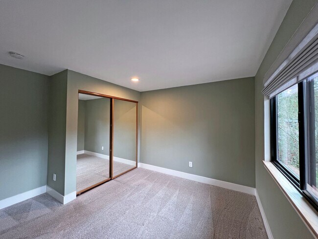 Building Photo - Gorgeous 3 Bedroom 2 Bath Home in Desirable Fairwood, Renton