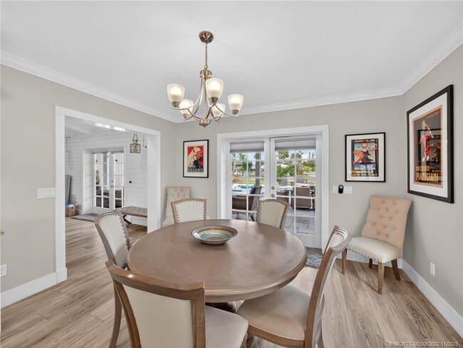 Building Photo - 724 NW Spruce Ridge Dr