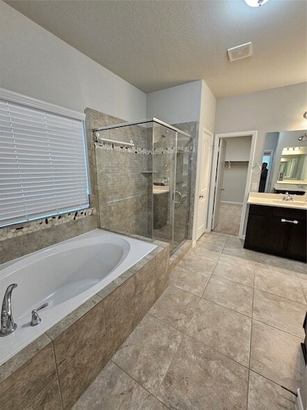 Building Photo - 24258 Via Vitani Dr