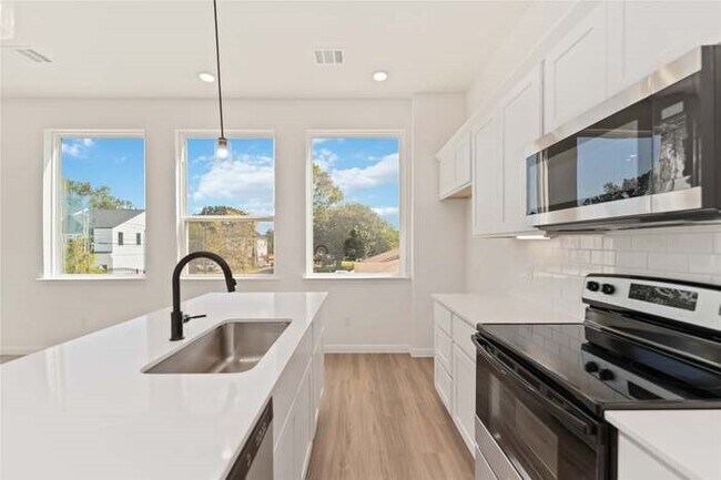 Building Photo - 4710 Mallow St