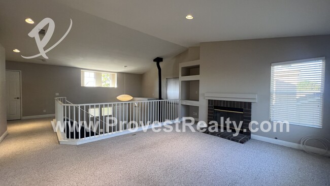 Building Photo - 4 Bed, 2.5 Bath Hesperia Home!!