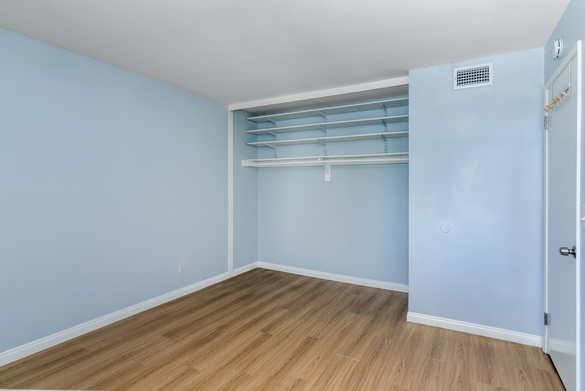 Building Photo - 868 Cinnamon Ln