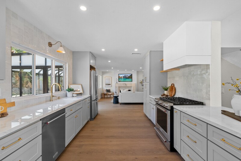 Building Photo - 2928 Gaviota Cir