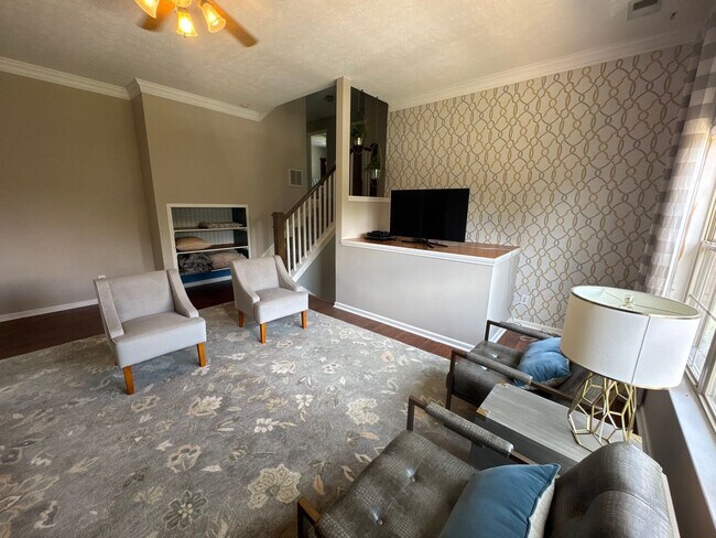 Building Photo - FOR LEASE- 4 BEDROOM FURNISHED HOME IN MT....