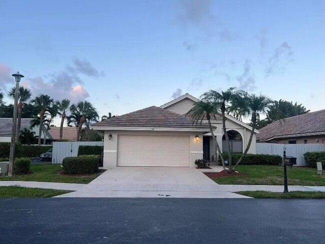 Building Photo - 190 Temple Ave