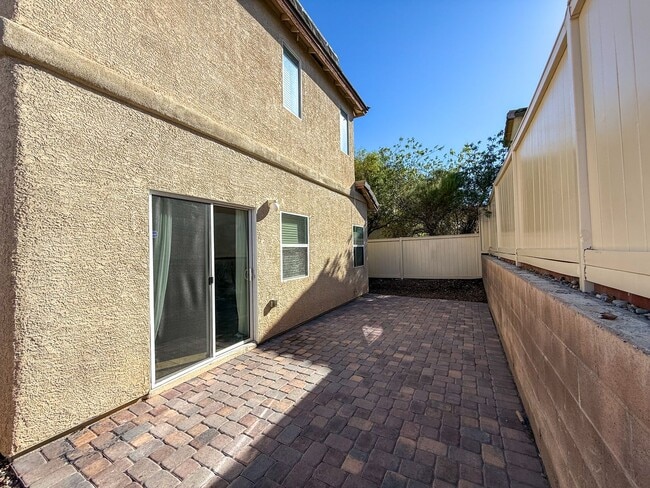 Building Photo - Charming 3/BD 2.5/ BA Home in Centennial with Spacious Backyard