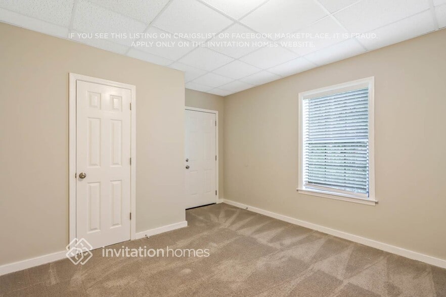 Building Photo - 155 Russell Dr