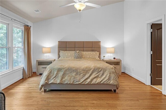 Building Photo - 2614 Long Pointe