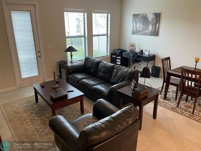 Building Photo - 2127 Appleton Cir S