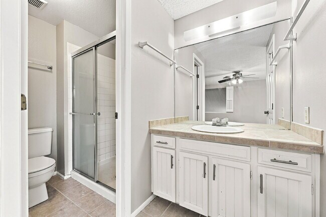 Building Photo - $2,940.95 - 3 bed 2.5 bath Home in Centennial with Central AC, and Great Backyard Space!
