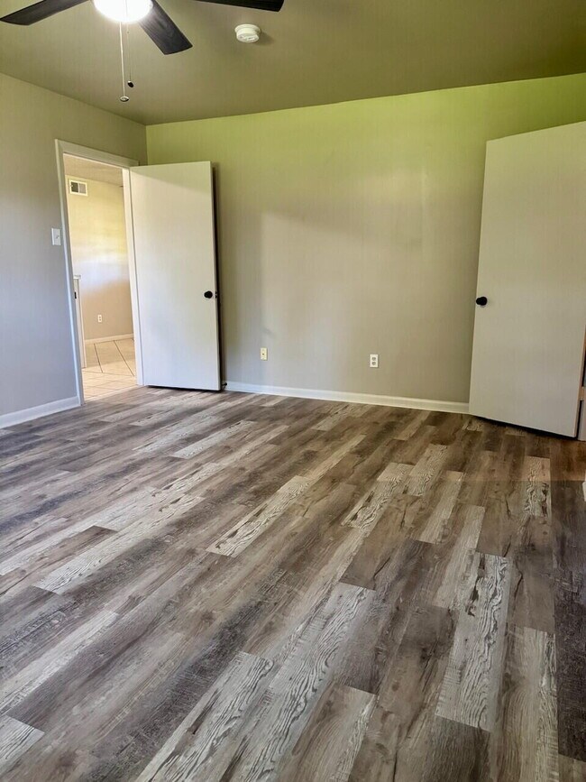 Building Photo - 2823 54th St