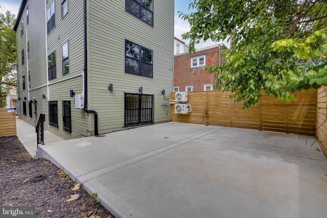 Building Photo - 3517 N 16th St