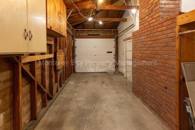 Building Photo - 581 Figueroa St