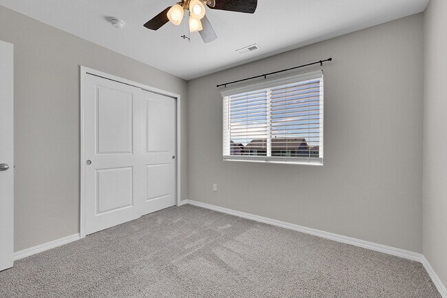 Building Photo - $2,350.00, 3 bed, 2.5 bath located in Peyt...
