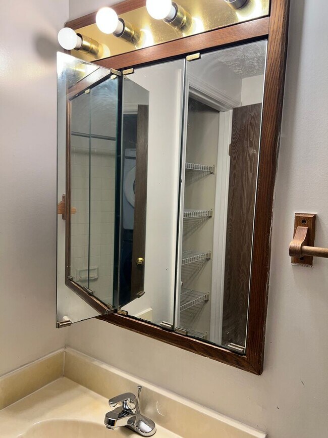Building Photo - Charming 2BR House in Burtonsville