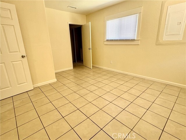 Building Photo - 1360 Poplar St