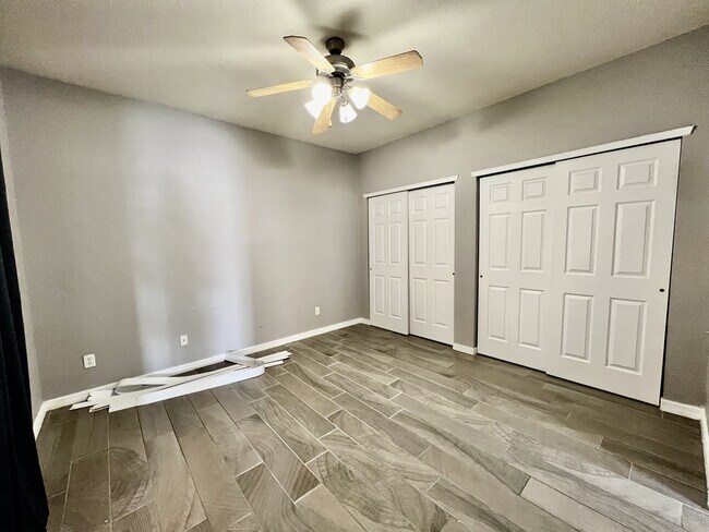 Building Photo - 3150 N Yarbrough Dr