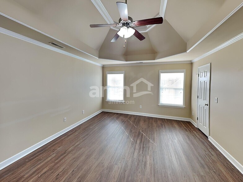 Building Photo - 3016 Sommette Dr