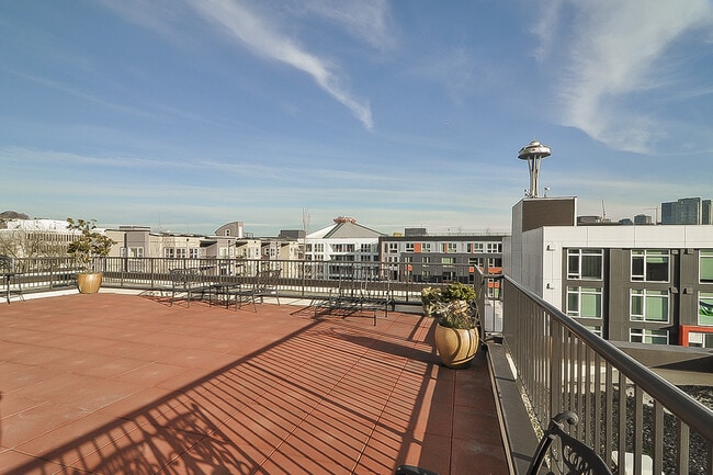 Building Photo - Top floor corner one-bedroom in the heart of it all, don't miss out, tour today!