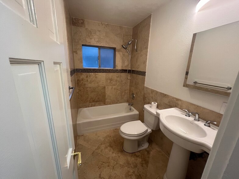 Building Photo - 1234 E Florida St