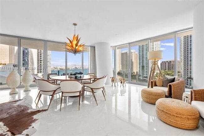 Building Photo - 300 Biscayne Blvd Way