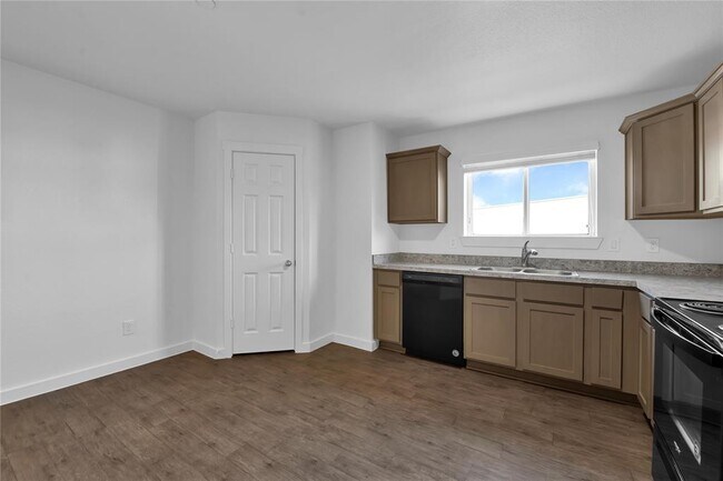 Building Photo - 12603 Telge Rd