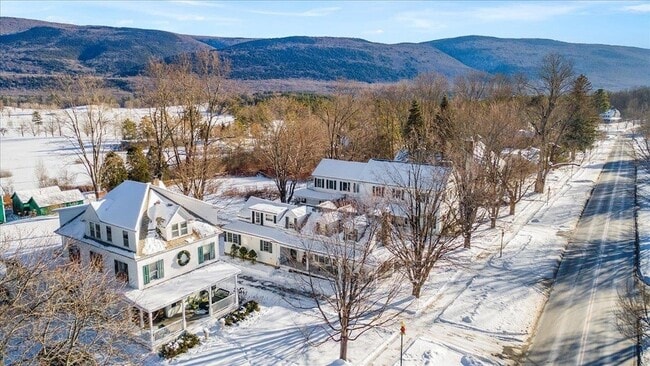 Building Photo - 3436 Main St