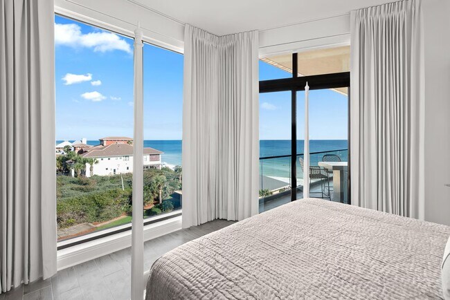 Building Photo - Costa Blanca Deluxe condominium