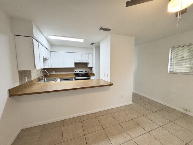 Building Photo - 3825 Osprey Cir