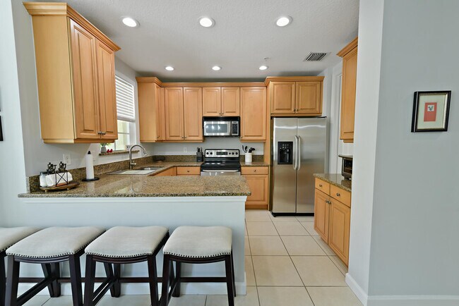 Building Photo - 2570 Gardens Pkwy