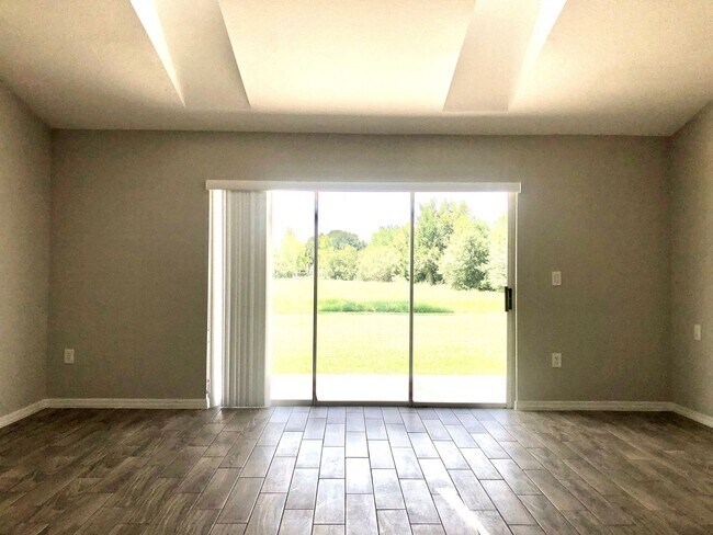 Building Photo - Wonderful 3/2 home in ORLANDO - GOLF COURS...