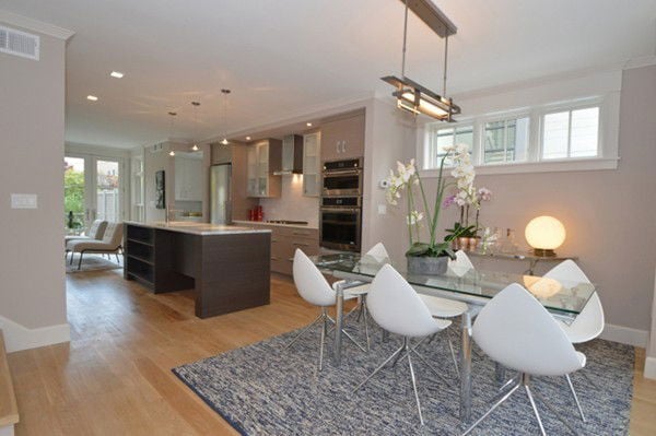 Building Photo - 136 Banks St