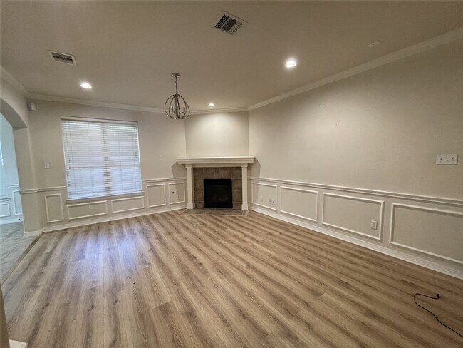 Building Photo - 6410 E Linpar Ct