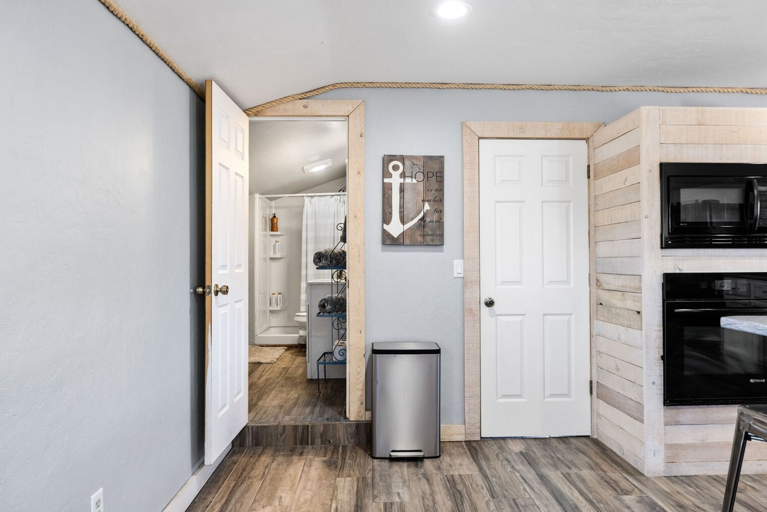 Building Photo - 7625 N Williamson Valley Rd