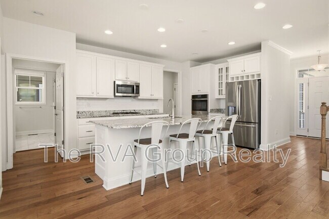 Building Photo - 5025 Rivermere Ln