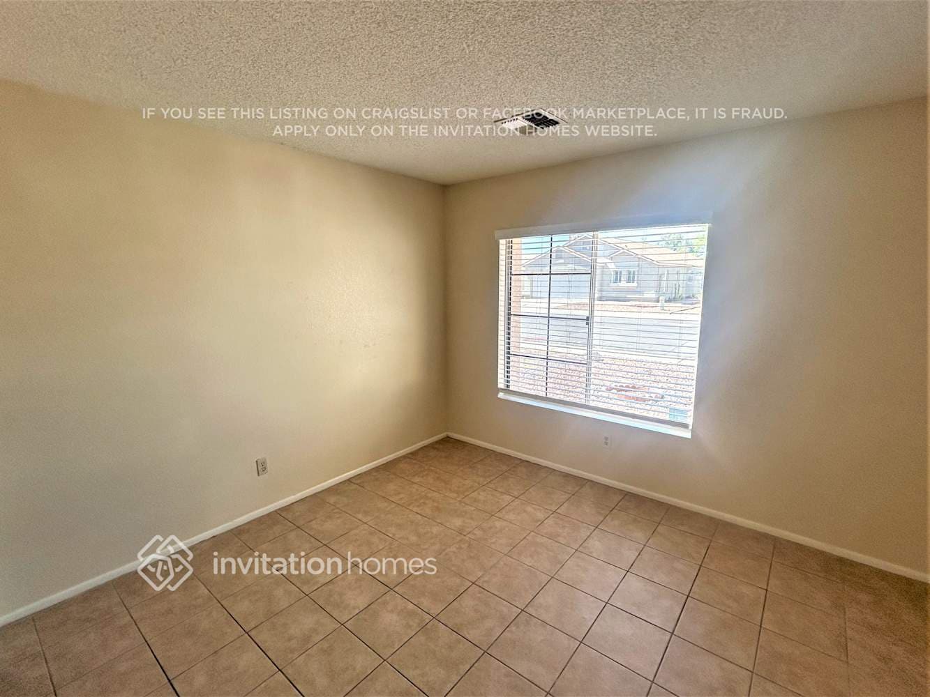 Building Photo - 10851 W Ruth Ave