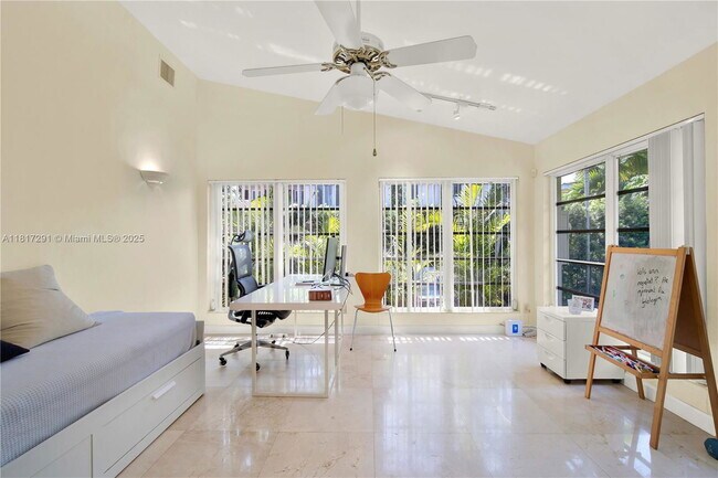 Building Photo - 535 Palermo Ave