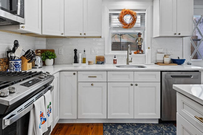 Building Photo - 2207 Lombard St