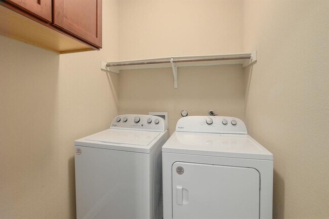 Building Photo - 3313 Pine Needle Cir