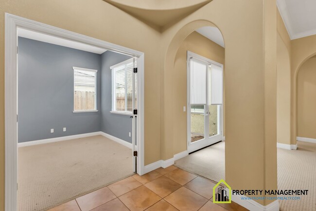 Building Photo - Exceptional Single-Story Home for Rent - 2...